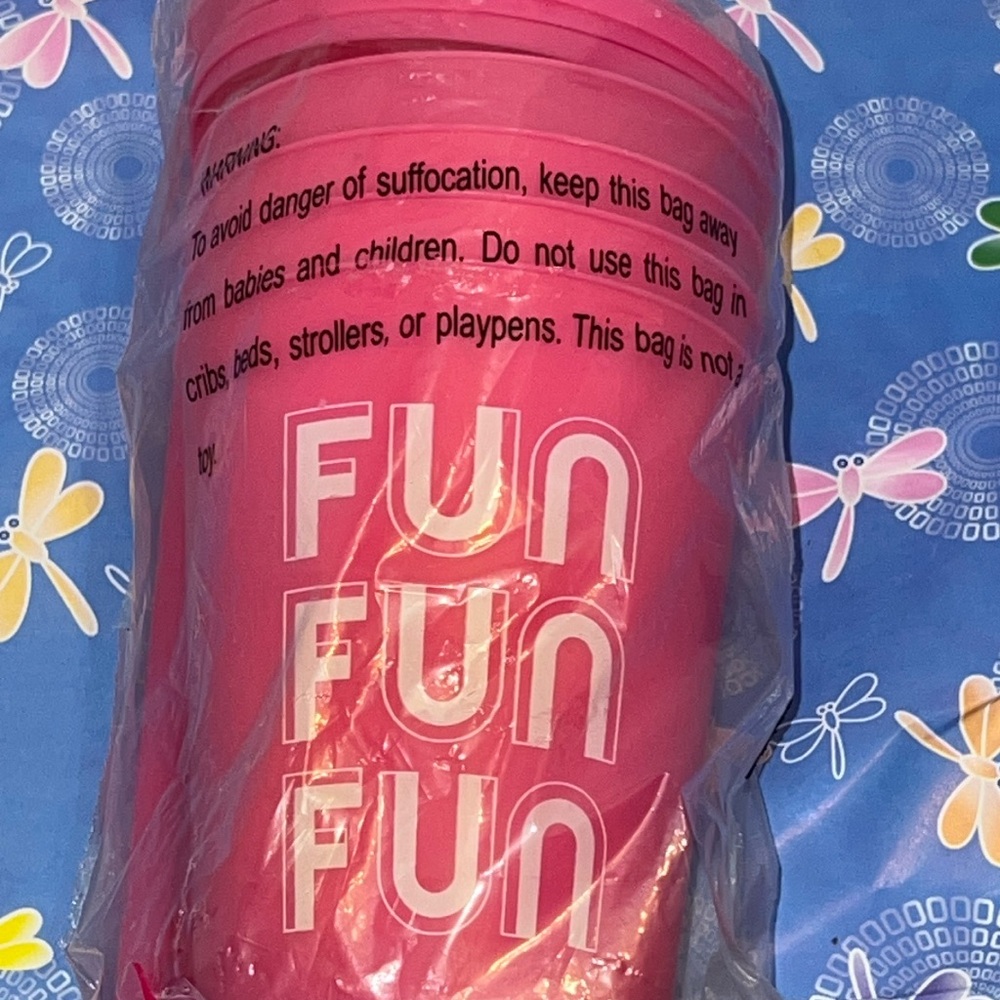 New True-living “Fun Fun Fun” 4PK Cups with Lids & Straws Plastic 14 fl oz